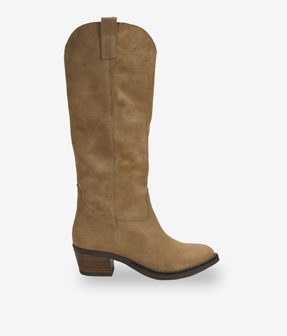 Botas cowboy altas arena en piel serraje lisas