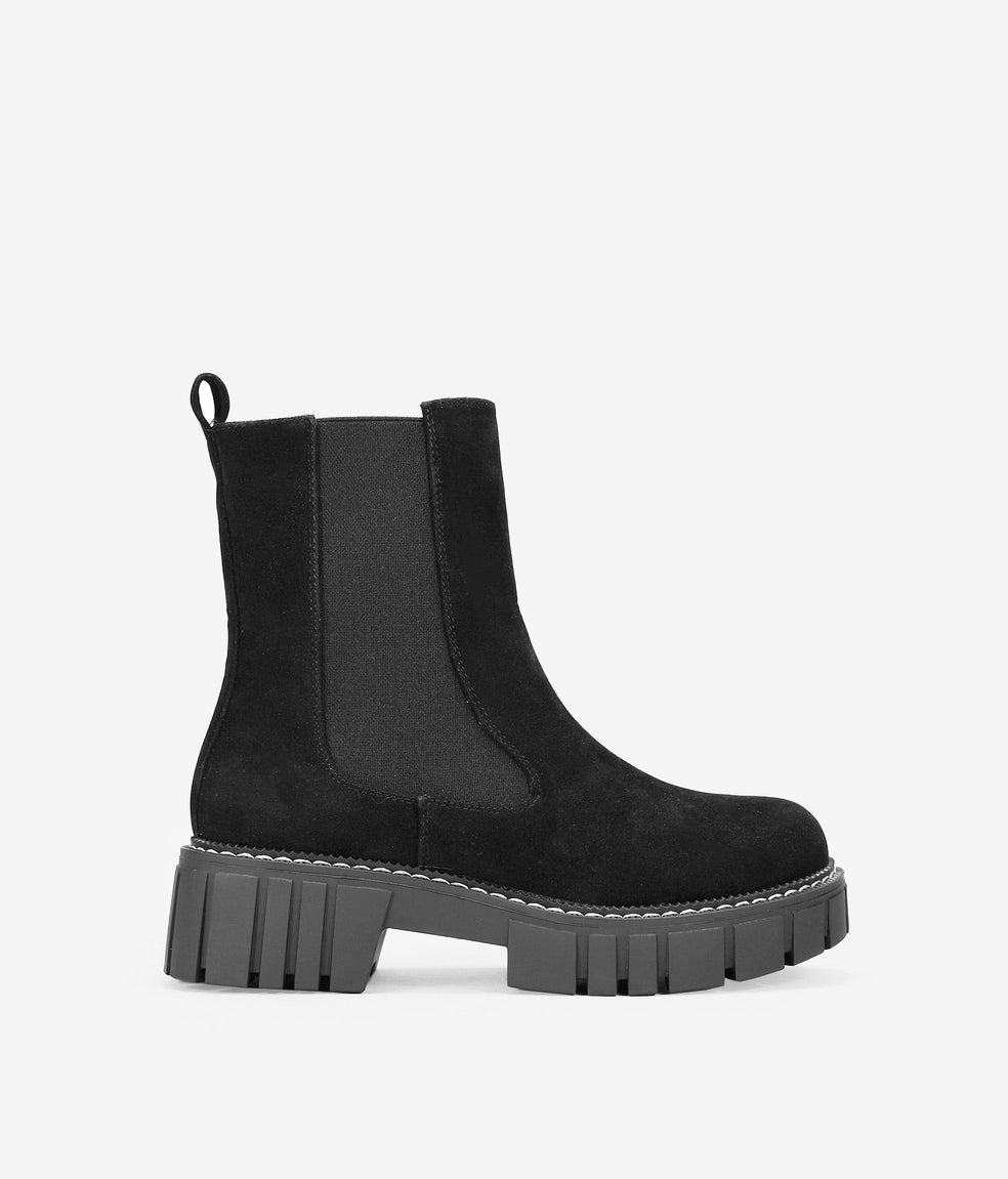 Botines chelsea negros ante vegano con suela track