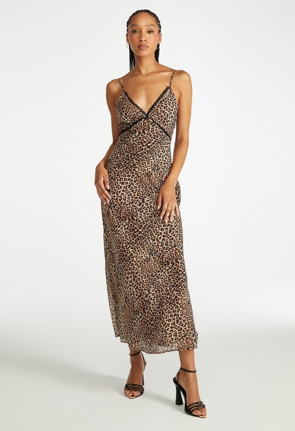 Vestido lencero largo con ribete de encaje