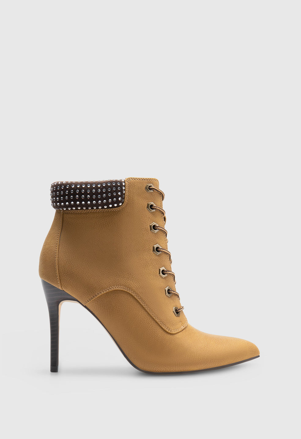 Botines de tacón con cordones y punta fina
