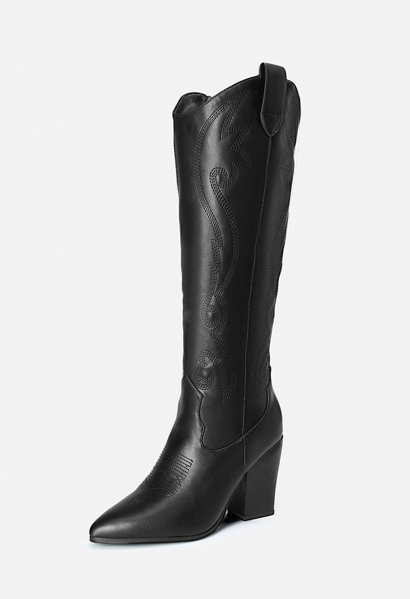 Botas camperas bordadas de punta fina