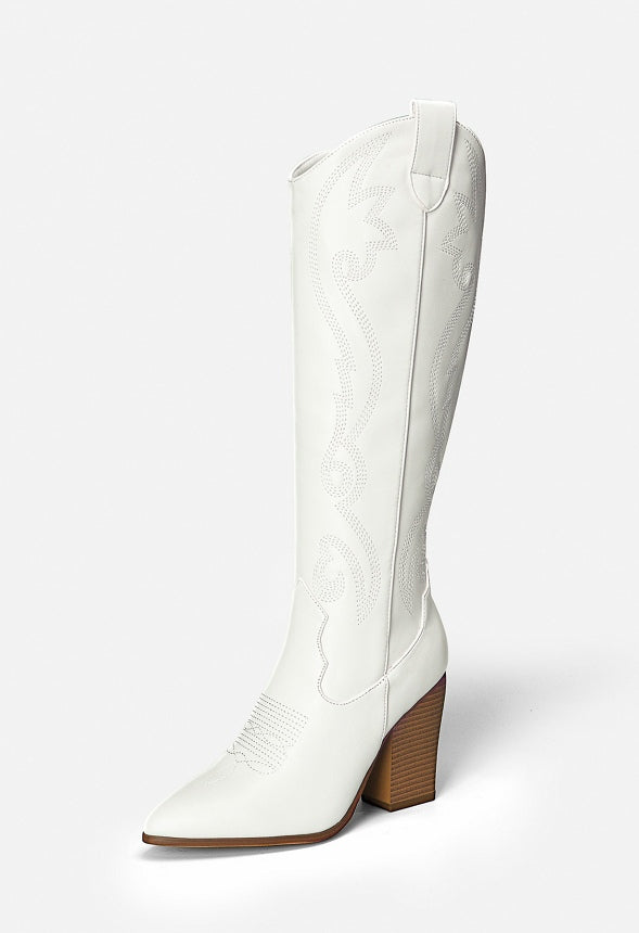 Botas camperas bordadas de punta fina