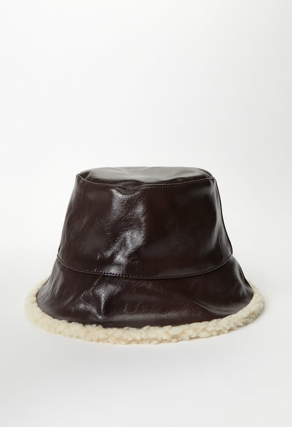 Gorro bucket con ribete de borrego