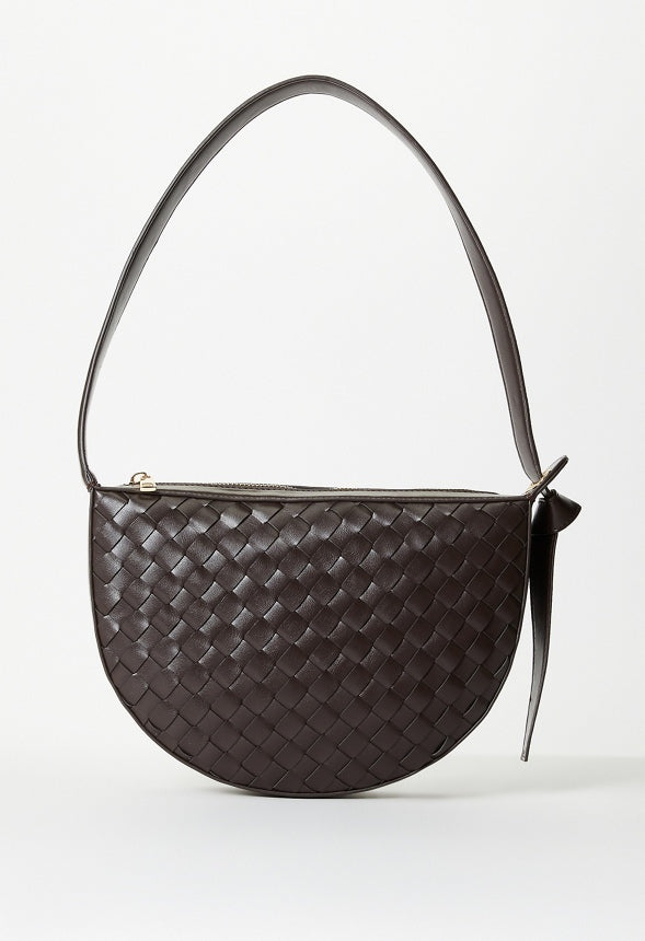 Bolso de media luna de tejido trenzado