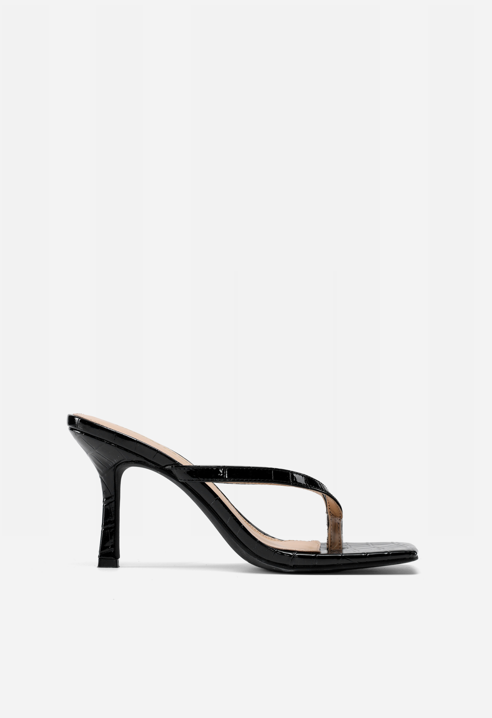 Sandalias con tanga y puntera cuadrada